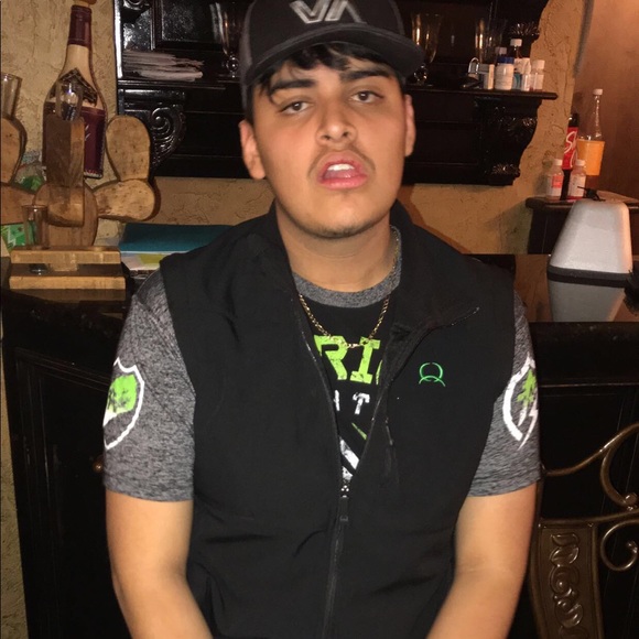 Meet your Posher, Luis - Picture 1 of 1